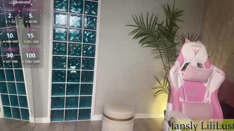 Lili online show from February 12, 7:24 pm