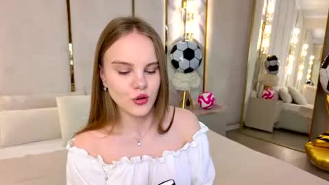 lili_lohan online show from July 1, 5:05 am