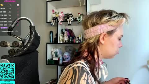 Lilian online show from April 4, 7:26 am