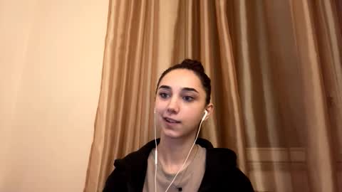 Snapshot of lilihalvorsen chatting on October 4, 10:29 pm Lina online show from October 4, 10:29 pm