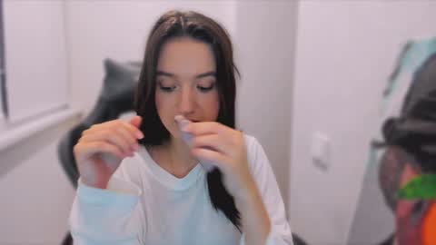 Snapshot of lililaluna chatting on January 14, 3:36 pm             ...  online show from January 14, 3:36 pm