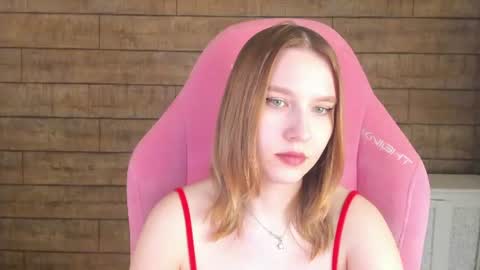 LiliLinn online show from June 30, 10:25 am