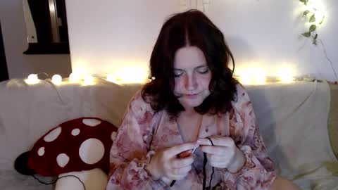 Snapshot of lilith___moon chatting on October 14, 7:17 pm Lilly online show from October 14, 7:17 pm