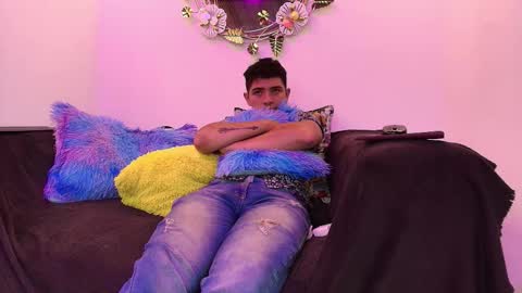 Snapshot of lilith_and_draven chatting on October 15, 9:59 pm lilith_and_draven online show from October 15, 9:59 pm