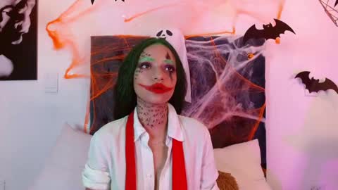 Snapshot of lilith_nocturne chatting on October 11, 11:19 pm Lilith Nocturne online show from October 11, 11:19 pm