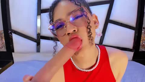 Snapshot of lilithadams11 chatting on September 22, 12:42 pm    online show from September 22, 12:42 pm