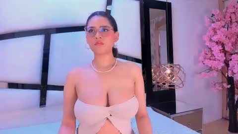 Snapshot of lilithadams11 chatting on September 23, 1:27 pm    online show from September 23, 1:27 pm