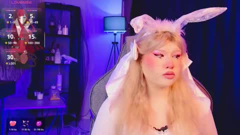 LilithNelson online show from February 7, 9:45 am