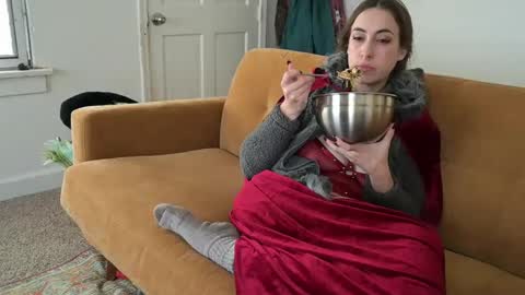 L online show from October 31, 8:42 pm