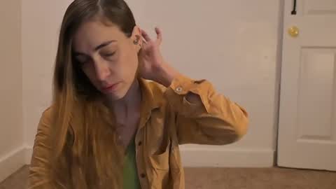 L online show from March 4, 1:28 pm