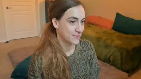 L online show from February 15, 4:56 pm