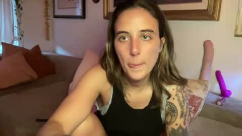 lilldaddysgirl online show from July 11, 3:22 am