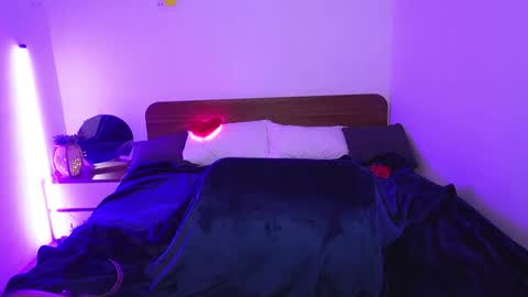 Lill Dayna online show from December 3, 4:13 am