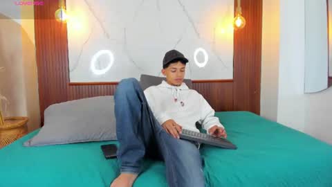 lillian_lee1 online show from July 7, 7:07 pm