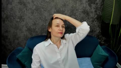 Snapshot of lillian_white1 chatting on March 6, 8:09 am lillian_white1 online show from March 6, 8:09 am