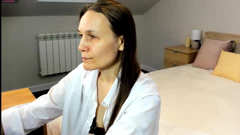 Snapshot of lillian_white1 chatting on February 22, 1:11 am lillian_white1 online show from February 22, 1:11 am