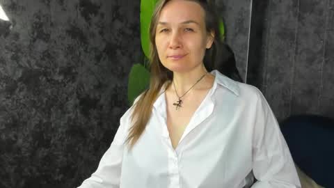 lillian_white1 online show from April 25, 1:08 am