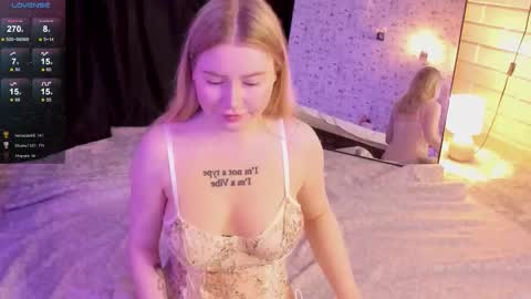 lillie_berry online show from November 18, 4:48 am