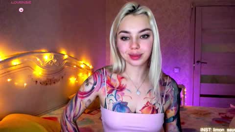 LilliMoore online show from March 9, 2:38 am