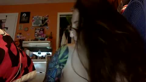 hi guys im back on here 3 online show from September 13, 10:56 pm