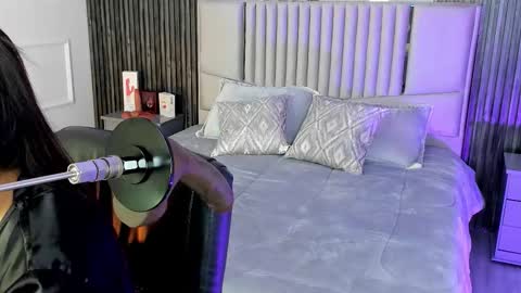 Lilly Ortiz online show from November 14, 8:22 pm