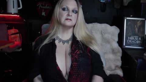 Lillyth Eden online show from January 8, 6:30 am