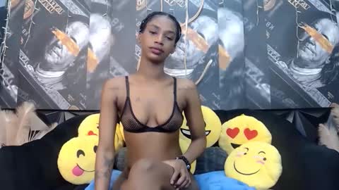 lilmissbaddiexxx online show from February 21, 6:33 pm