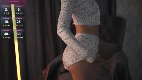 liltightbabe online show from November 18, 6:05 am