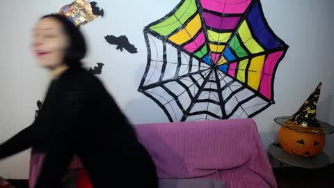 lilugrants online show from October 25, 7:47 pm