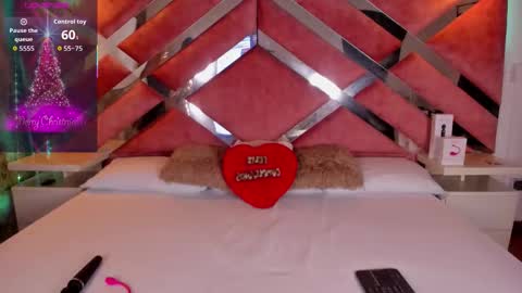 Lily online show from December 13, 8:15 pm