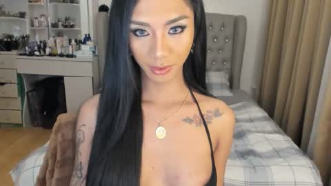 lily_cums01 online show from April 24, 6:43 pm