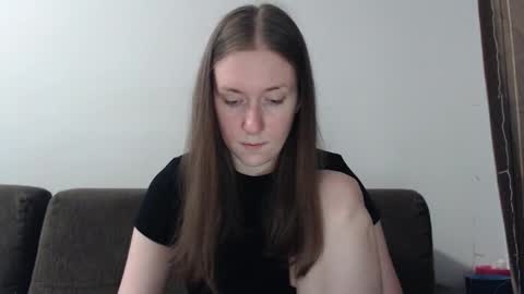 lily_love_x online show from March 18, 1:33 am