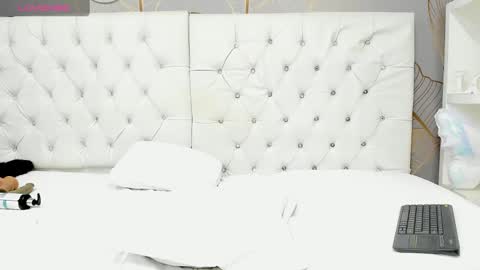 Lily online show from February 9, 7:41 pm