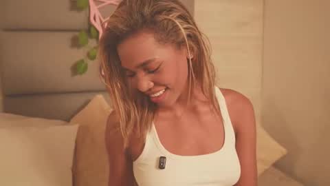 Lily Miiller online show from January 8, 8:58 pm