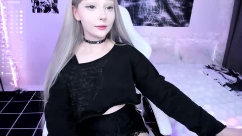 Lily online show from April 13, 11:20 pm