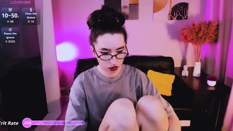 LILY online show from May 9, 10:54 am