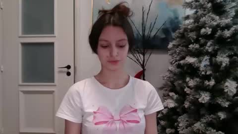 lilycandy_ online show from January 10, 1:05 pm