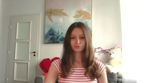 lilycandy_ online show from June 11, 9:18 am