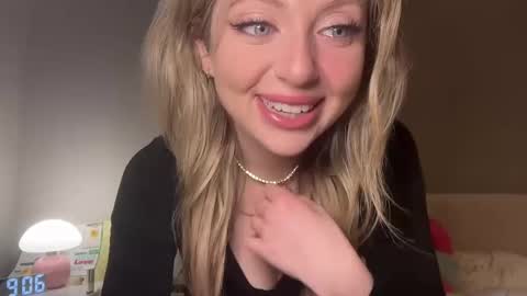 LilyMae online show from January 5, 2:06 am