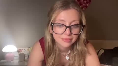 LilyMae online show from February 26, 1:57 am