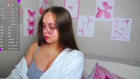 Lily online show from September 26, 9:50 am