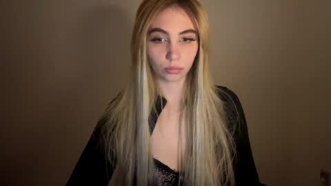 Lily online show from April 28, 8:02 pm