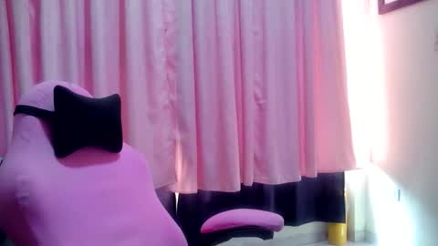 Lina Mara99 online show from June 4, 3:40 pm