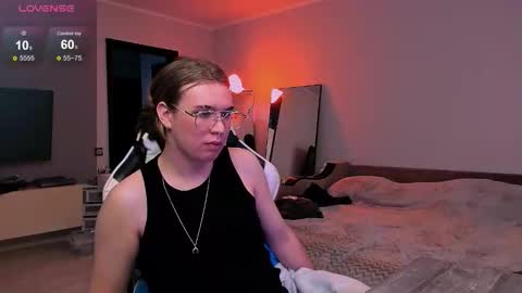 lina_nik online show from October 18, 8:35 pm