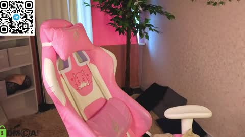 LINA online show from April 8, 4:48 am