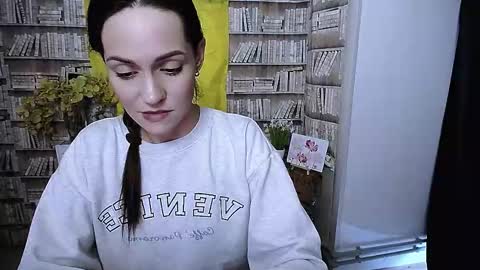 Lina online show from November 24, 10:14 am