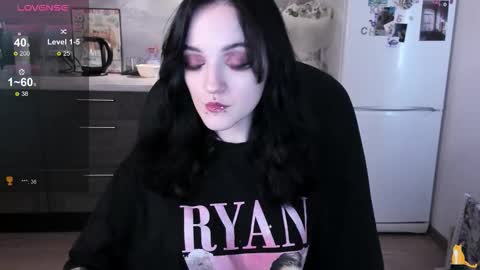 Lina 3  1715622743 online show from March 25, 8:43 am