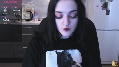 Lina 3  1715622743 online show from November 28, 9:38 am