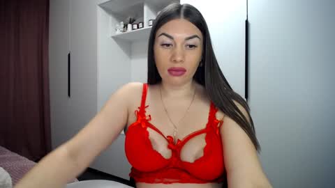 Lina Sparks online show from December 10, 2:50 pm