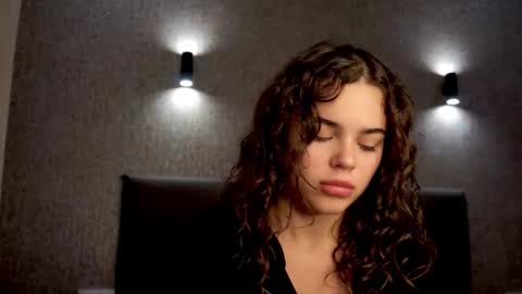 Linda online show from October 23, 1:23 pm